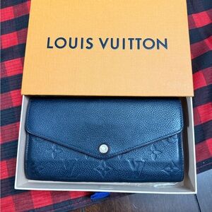 Louis Vuitton wallet with box